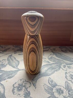 Vintage Mr. Dudley Salt Shaker Striped Wood Grain Pattern Natural Brown Finish